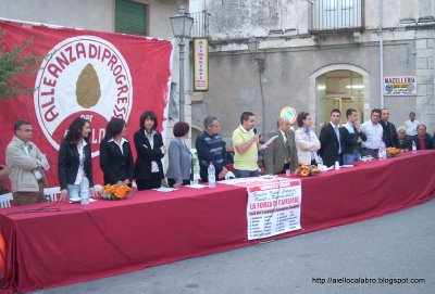 Il tavolo dei candidati di AdP